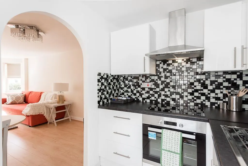 Stratford Saffron Apartment