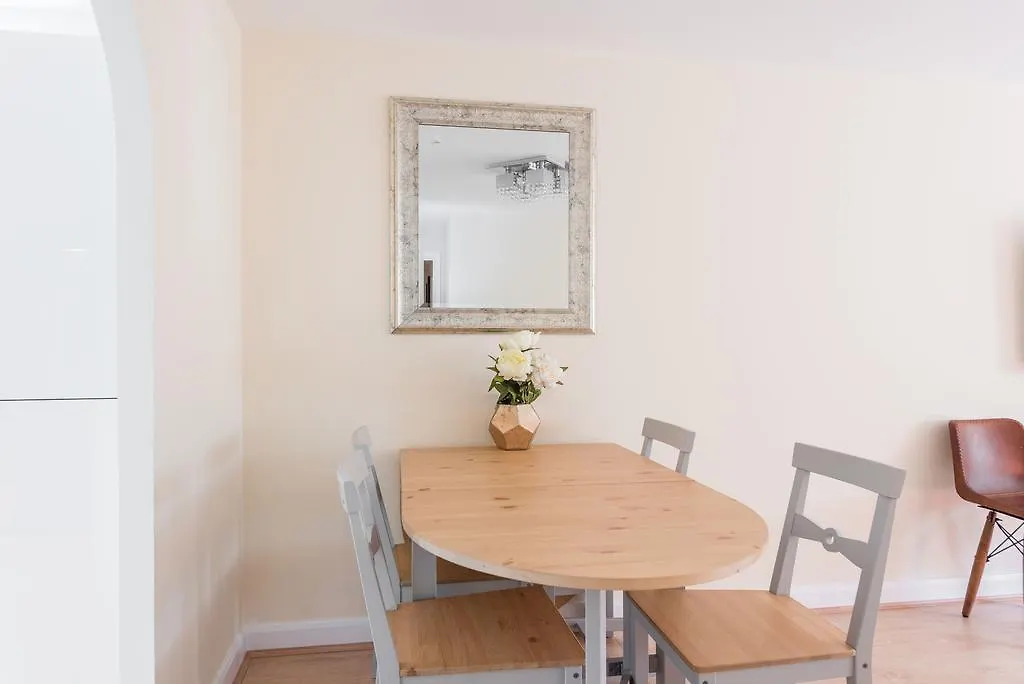 Stratford Saffron Apartment 0*, London